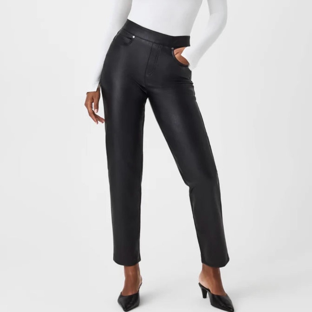Spanx Leather-Like Straight Leg Pant in Luxe Black Size S